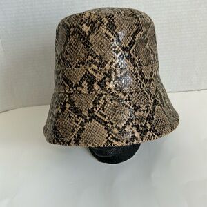 Wyeth women’s bucket hat, size: O/S.  NWOT